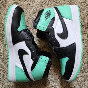 Air Jordan 1 Retro OG High Green Glow Brand New Sz 12